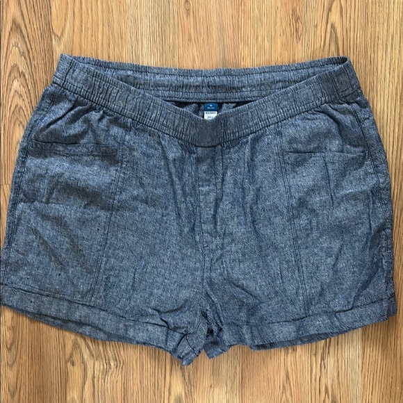 Old Navy Women's Chambray blue shorts - Picture 1 of 5